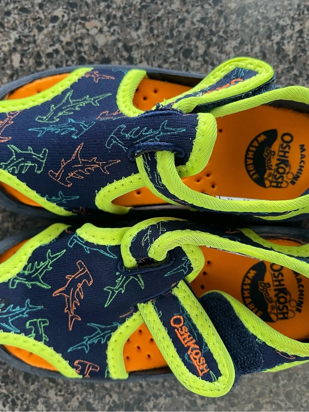 OshKosh B'gosh Navy Shark Print Kids Water Shoes with Neon Trim size 6
